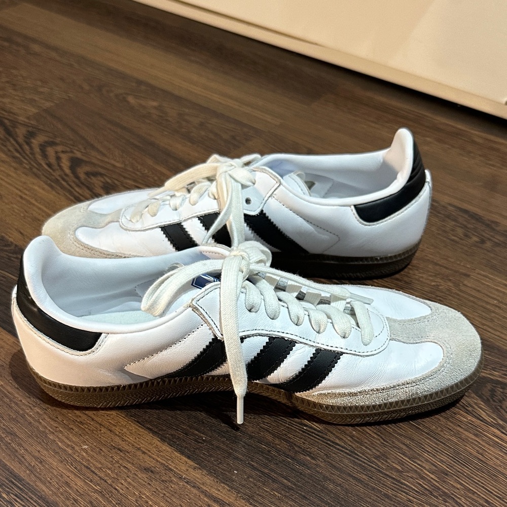 Adidas Women’s Samba White and Black Classic Sneakers (Size: 8)